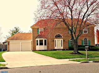 1 Prince Edward Dr, Sewell, NJ 08080