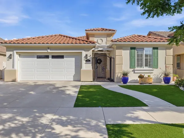 215 Port Logan Dr, Bakersfield, CA 93312