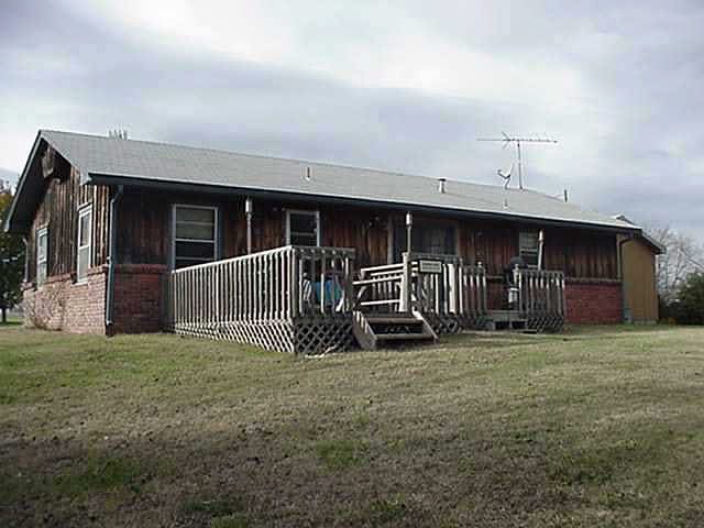 2nd image of 10136 N Broadway St