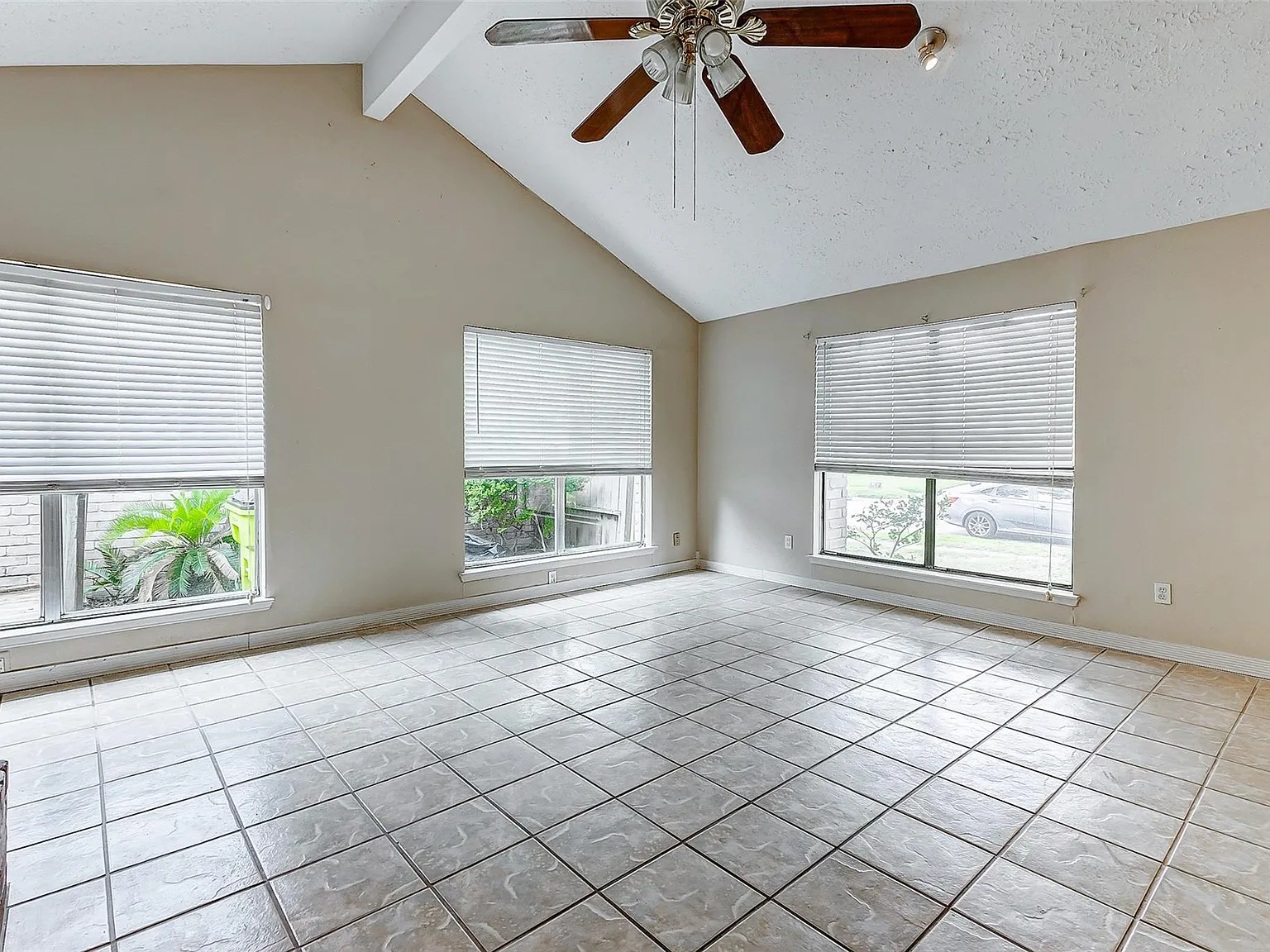 3 bed, 2.0 bath, 1614 sqft, $1,645 — Photo 4