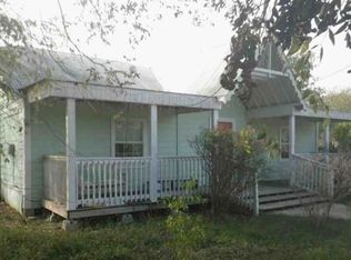 501 E Daniel St, Uvalde, TX 78801