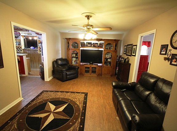 2nd image of 3314 Mariana Ave