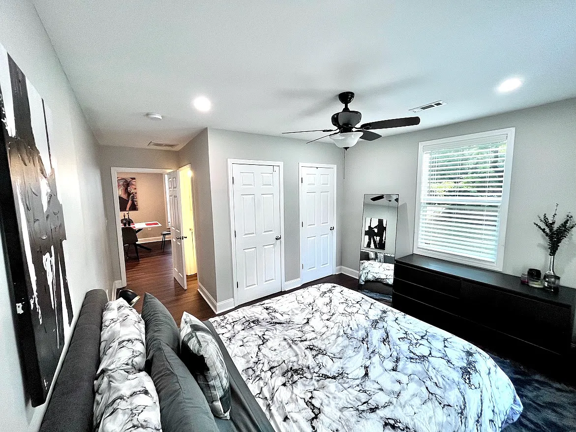 1369 Gault St SE — Photo 4
