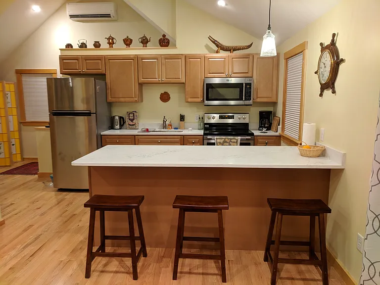 157 W Spring St — Photo 3