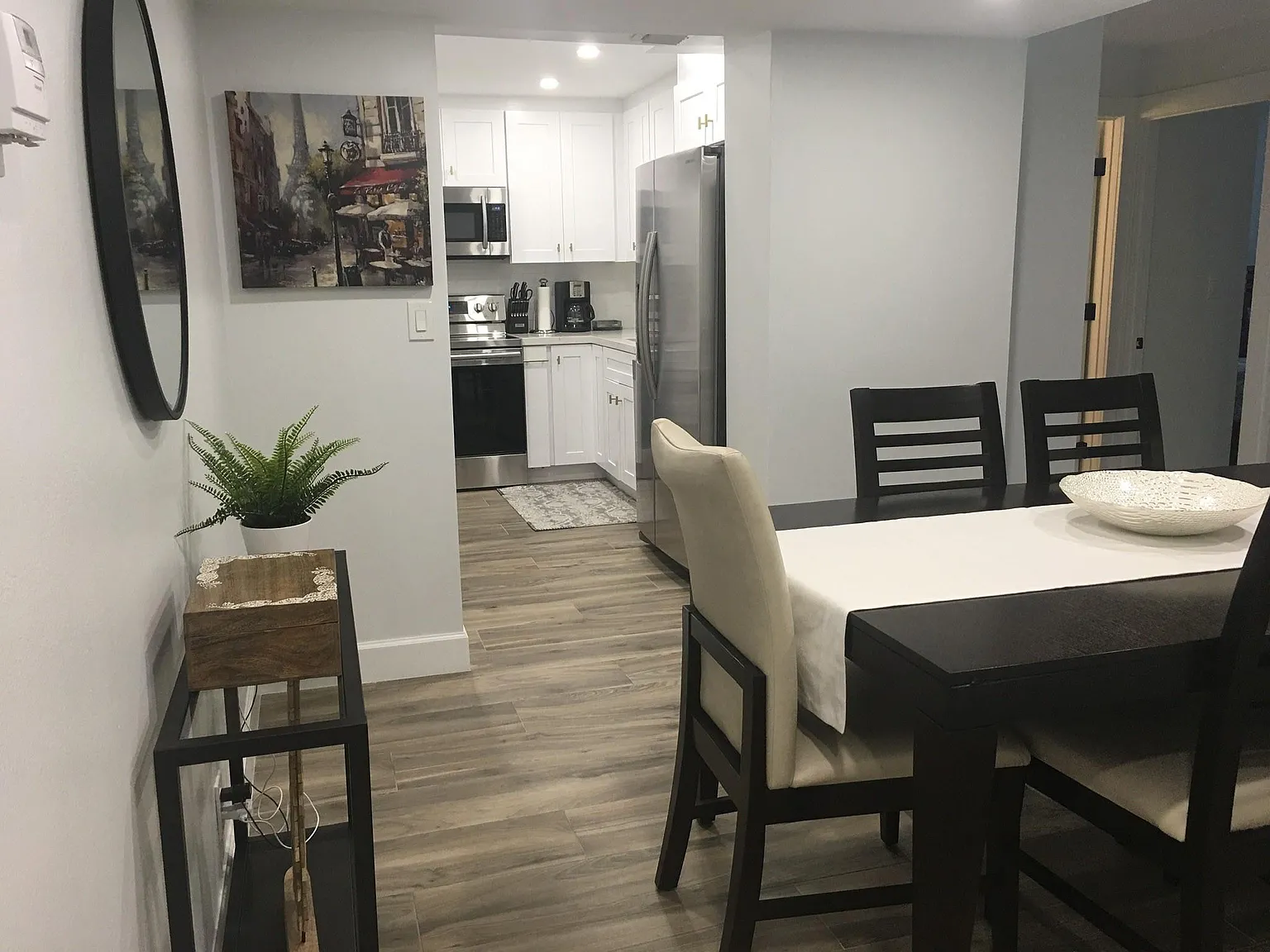 2 bed, 2.0 bath, 1120 sqft, $4,500 — Photo 2