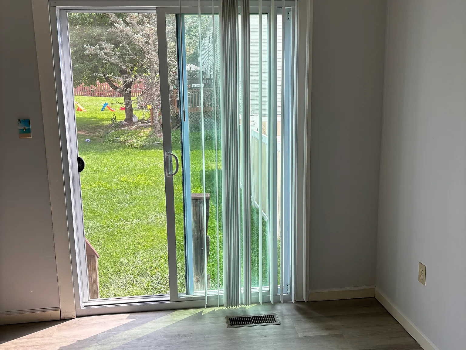 3 bed, 1853 sqft, $2,350 — Photo 3