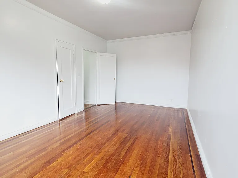 711 Walton Ave #4J — Photo 6