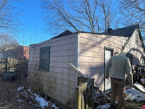 3rd image of 573 Old Point Ave