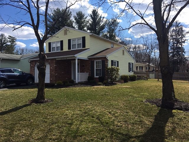 2nd image of 150 Circle Dr