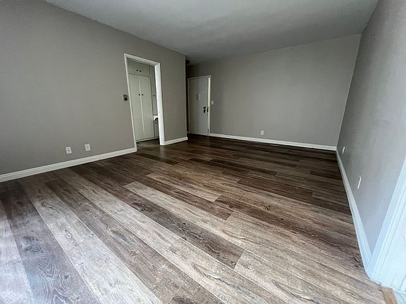 3rd image of 444 S Manhattan Pl APT 4