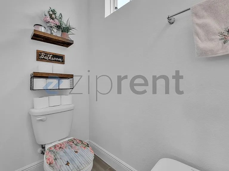 10382 Marconi Ave — Photo 15