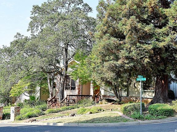 2nd image of 3454 Reddick Ct