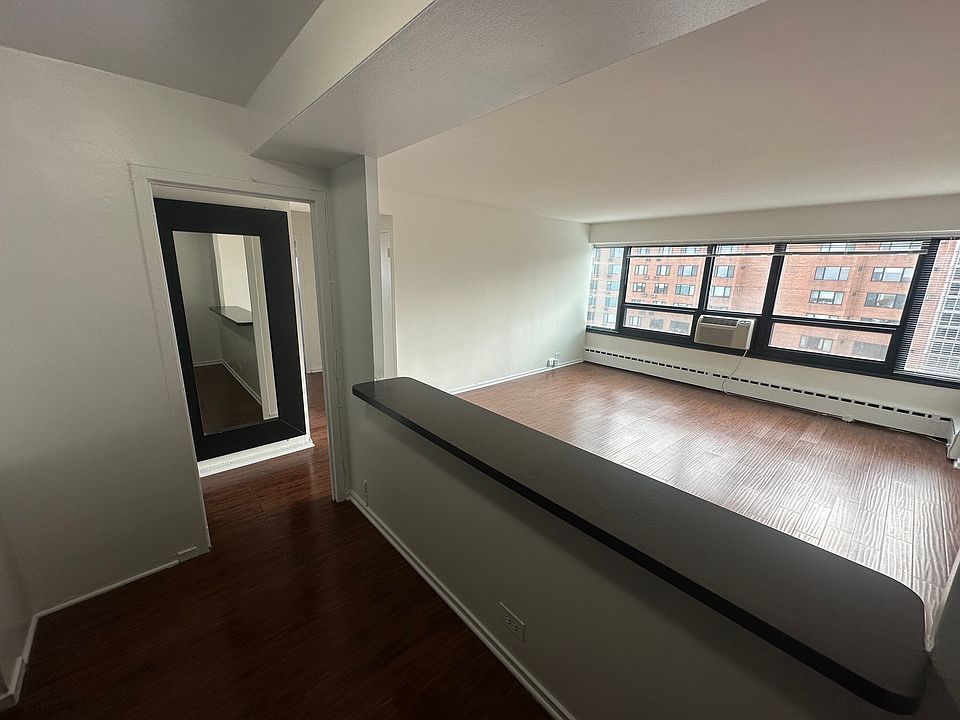 1st image of 333 W Barry Ave #2100