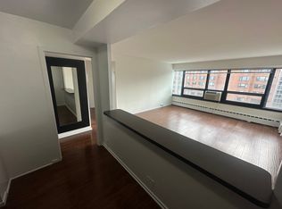 333 W Barry Ave #2100, Chicago, IL 60657