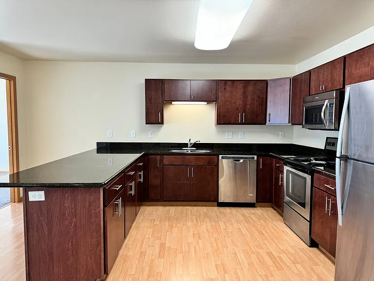 West Lake II Apartments — Photo 94