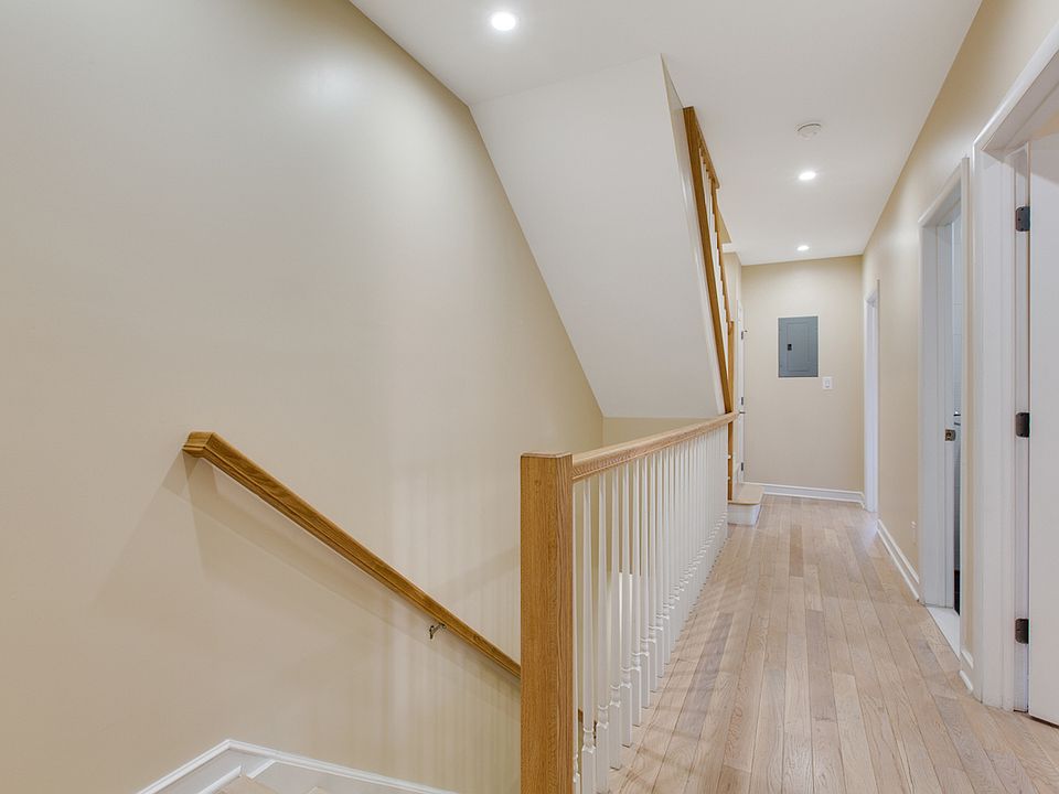 1st image of 212 Court St #2