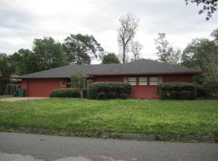 18 Knotty Pine Ln, Orange, TX 77630