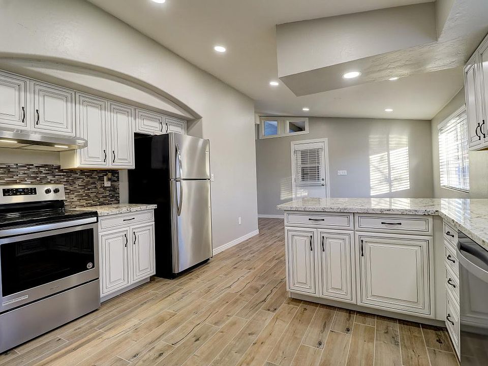 1st image of 629 W Coral Gables Dr