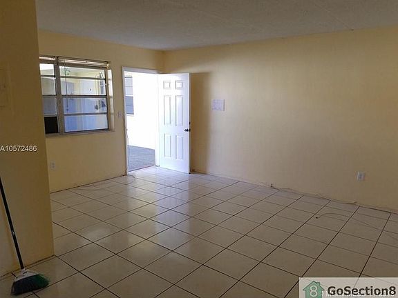 4th image of 12320 NE 4th Ct #2