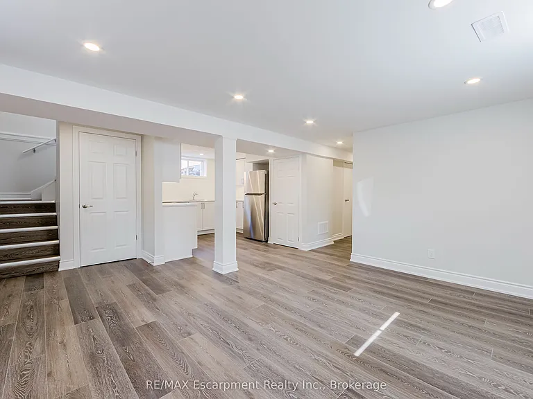 325 E 32nd St #2 — Photo 5