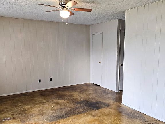 5th image of 368 Hill Ave #A