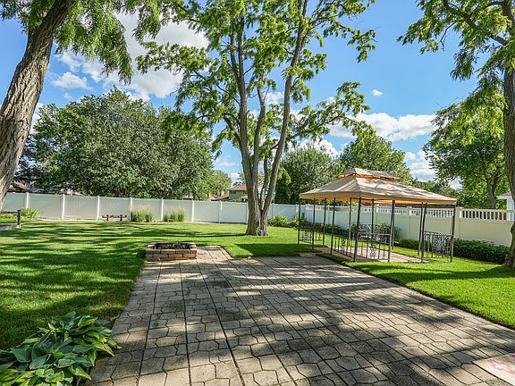 5th image of 778 Woodstock Ln