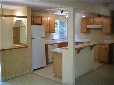 4th image of 803 29th Ave SE