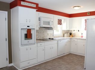 2011 S 8th St, Omaha, NE 68108