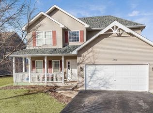 7058 Westwood Dr, Carpentersville, IL 60110