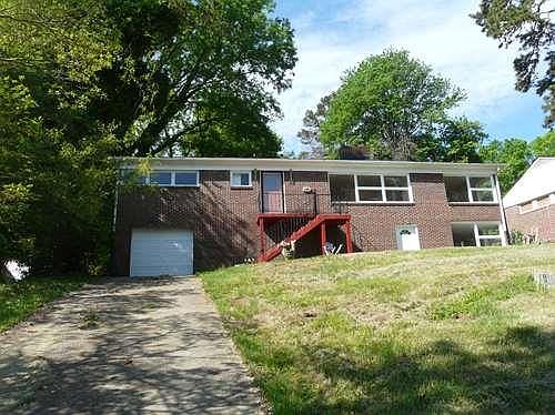 1st image of 141 Oakwood Pl