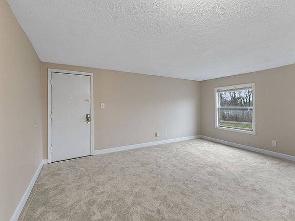 3rd image of 3606 Balsam Ave APT 206