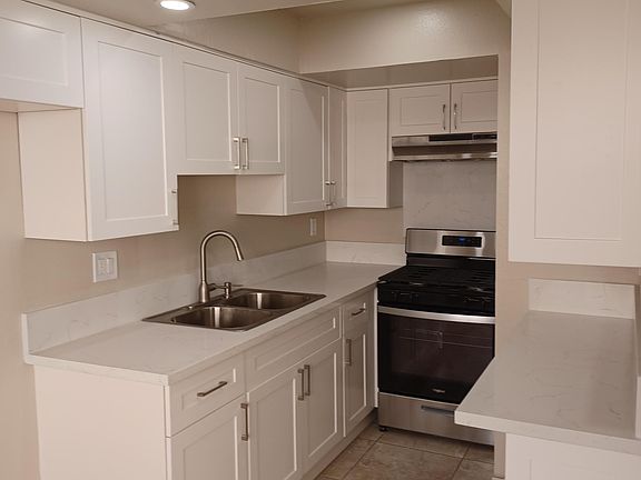 3rd image of 421 N Louise St APT 108