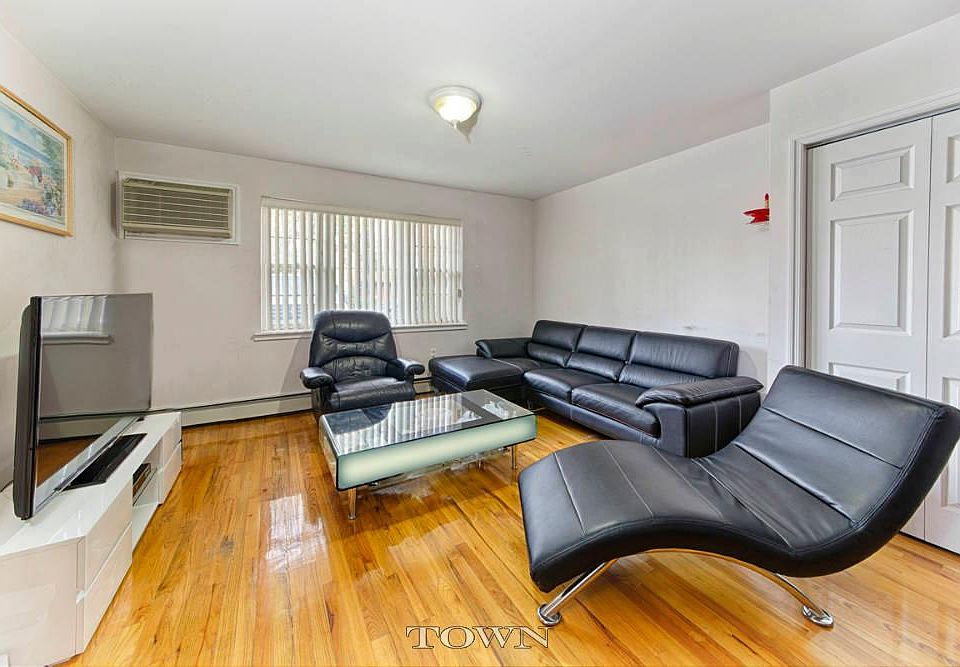 1st image of 3049 80th St