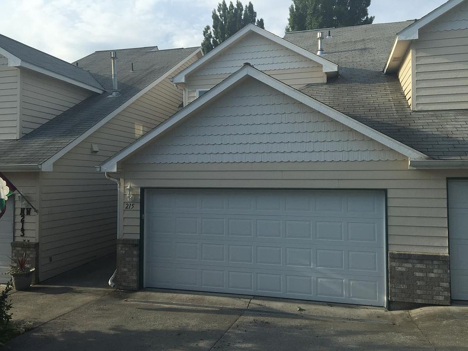 1st image of 215 NW Brandon Dr