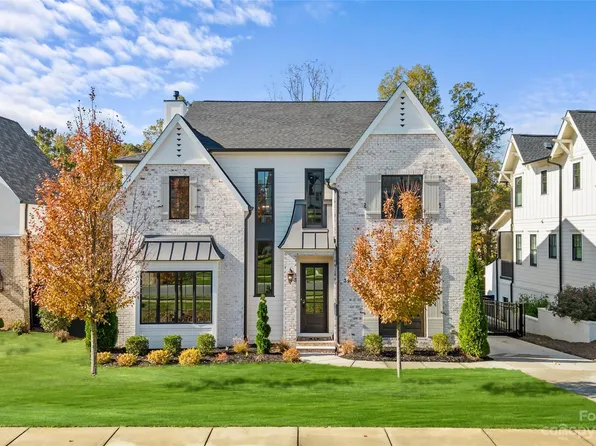 3129 Cramer Pond Dr, Charlotte, NC 28205