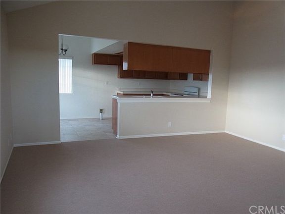 3rd image of 15736 La Salle Ave APT 2