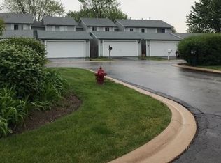 9 Scarlet Hawthorn Pl, Woodridge, IL 60517