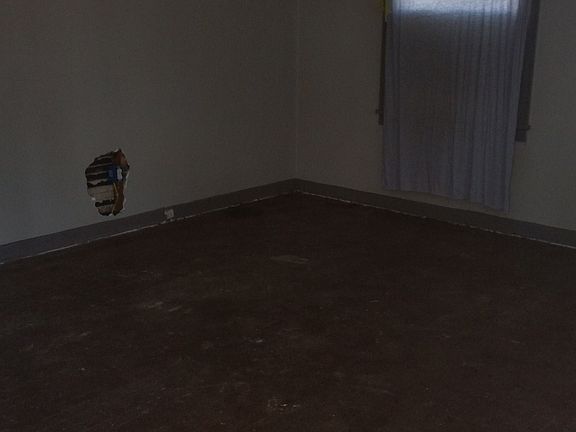 3rd image of 4424 Monroe Ave