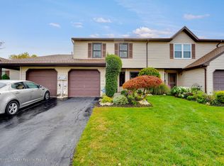 54 Mariners Cv, Freehold, NJ 07728