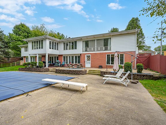 3rd image of 3612 Northview Dr