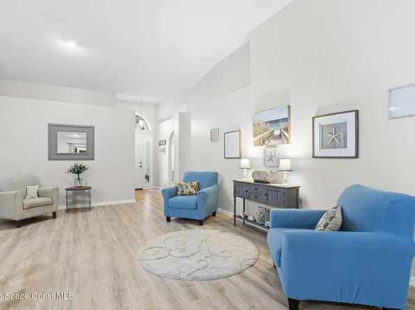 2551 12th Sq SW, Vero Beach, FL 32968