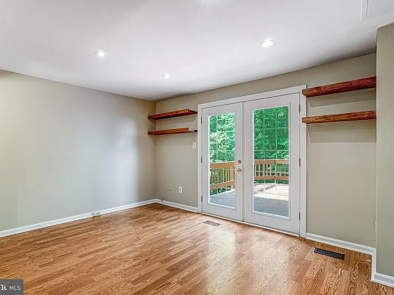 8525 Koluder Ct — Photo 6