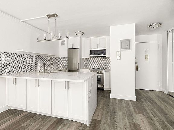 5th image of 330 3rd Ave APT 3F