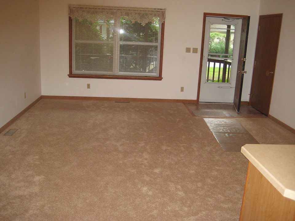 2nd image of 93 Tail Of The Fox Dr