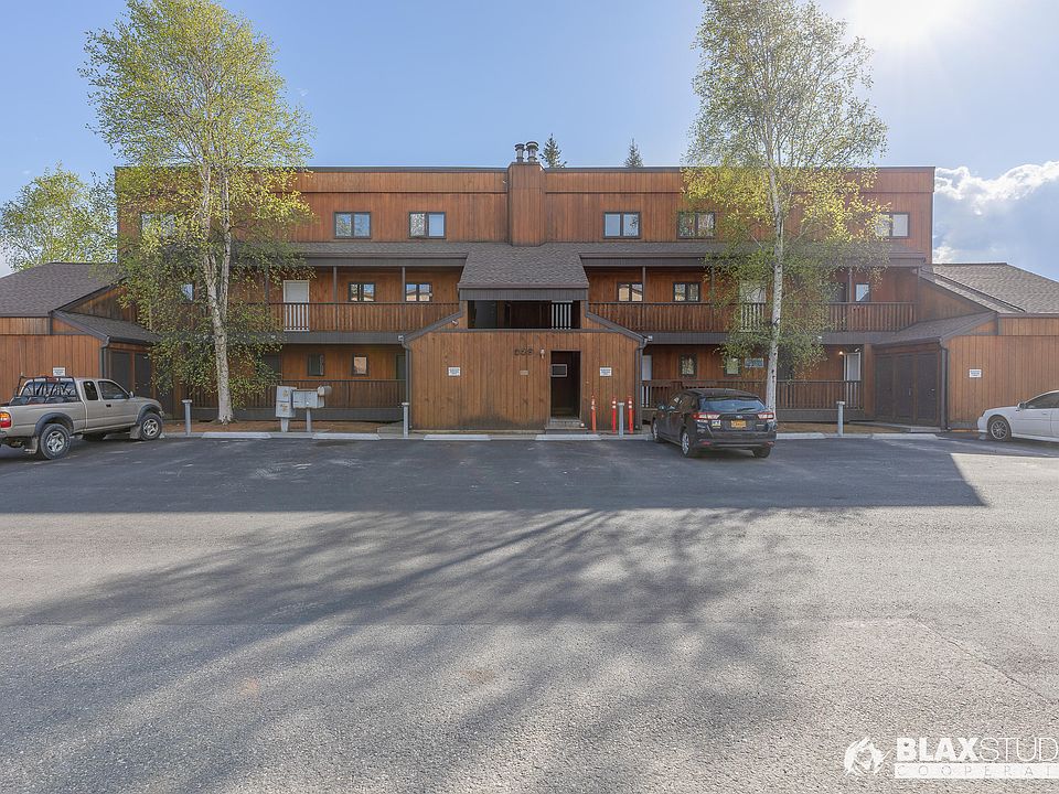1st image of 225 Woodridge St