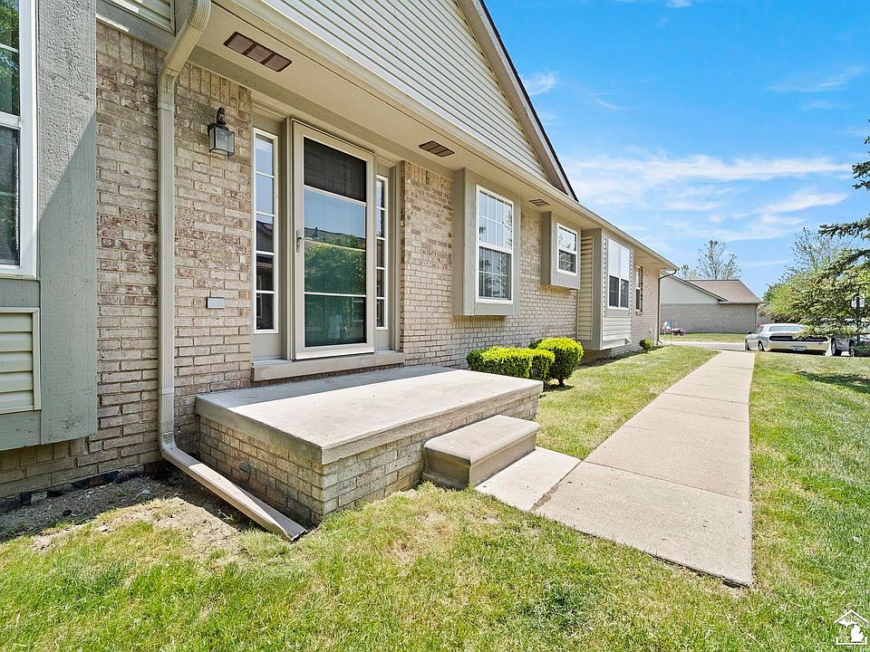 1st image of 22788 Redwood Ln