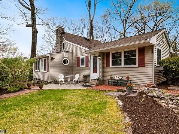18 Ridge Trl, Kinnelon, NJ 07405