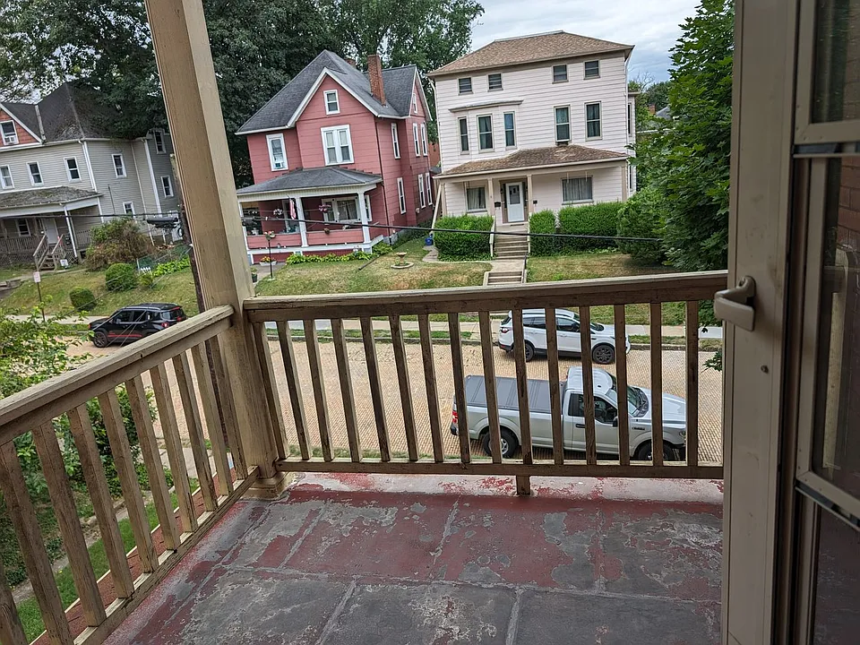 514 Dawson Ave #2