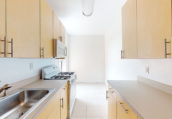 5th image of 4335 42nd St APT 4C
