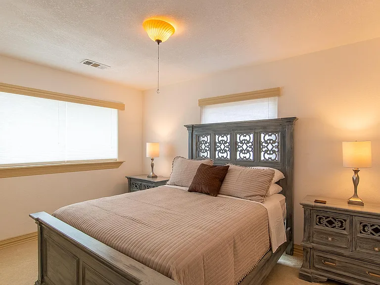 3631 Seguin Dr — Photo 30